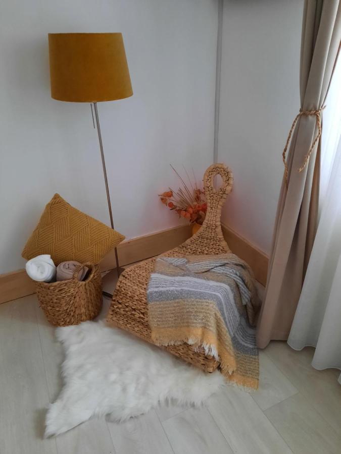 Cocooning In A Lovely Mountain Suite - Two Azuga Bagian luar foto