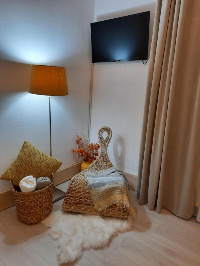 Cocooning In A Lovely Mountain Suite - Two Azuga Bagian luar foto