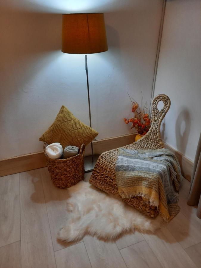 Cocooning In A Lovely Mountain Suite - Two Azuga Bagian luar foto